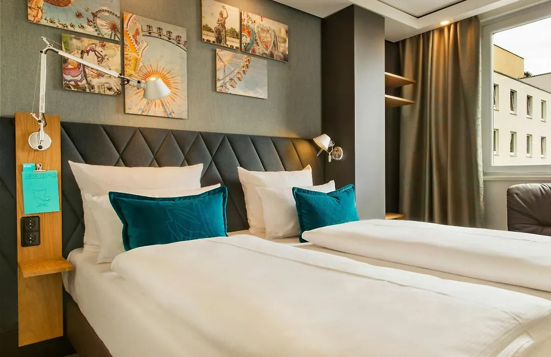 Motel One München-Westend-1
