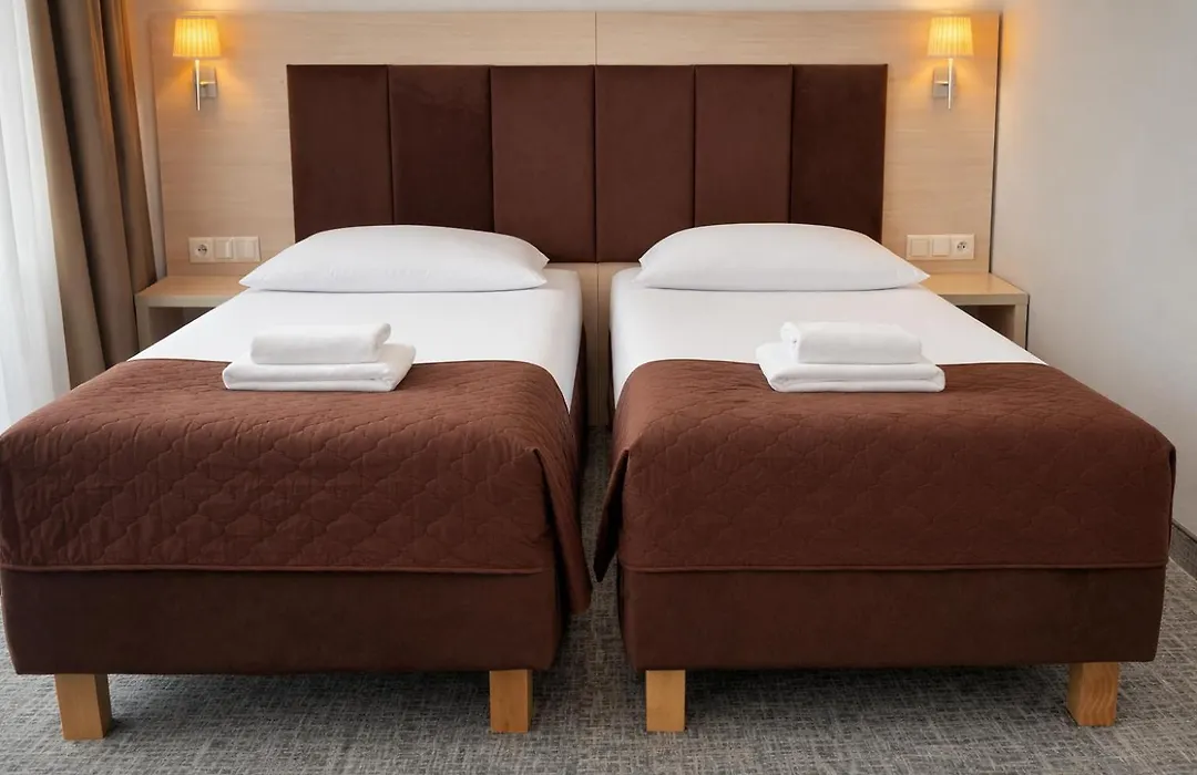 Hotel Logos-1