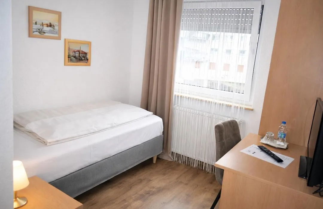 Hotel Discovery-1