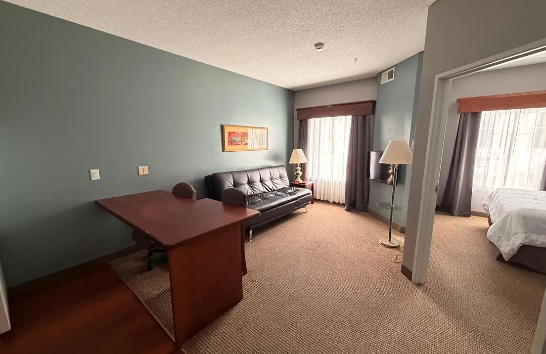 River Hills Hotel- Mankato-1