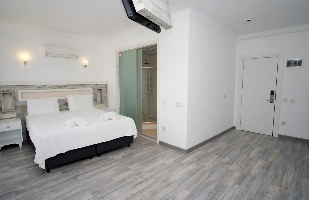 Nur Hotel-1