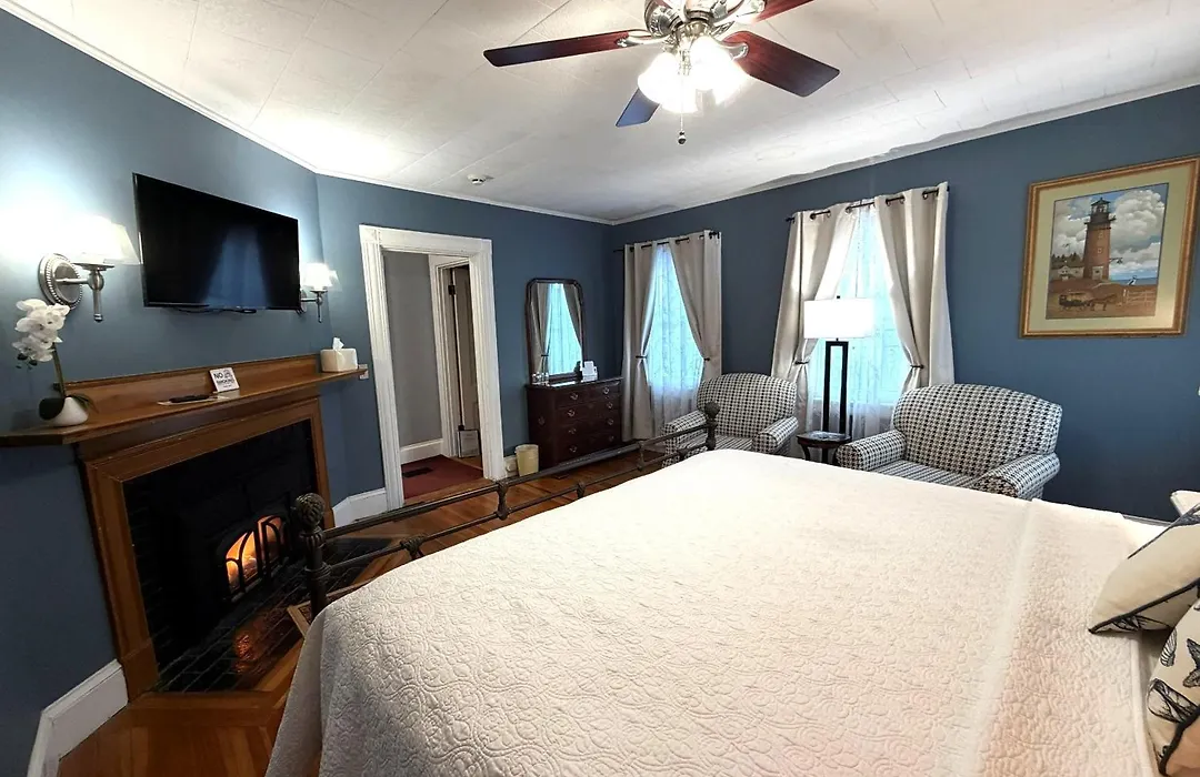 Saltair Inn Waterfront B&B-1