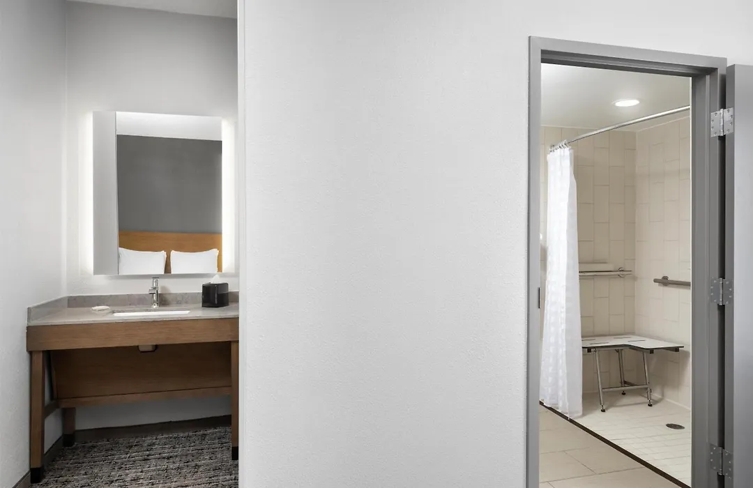 Hyatt Place Charlotte Airport/Lake Pointe-1