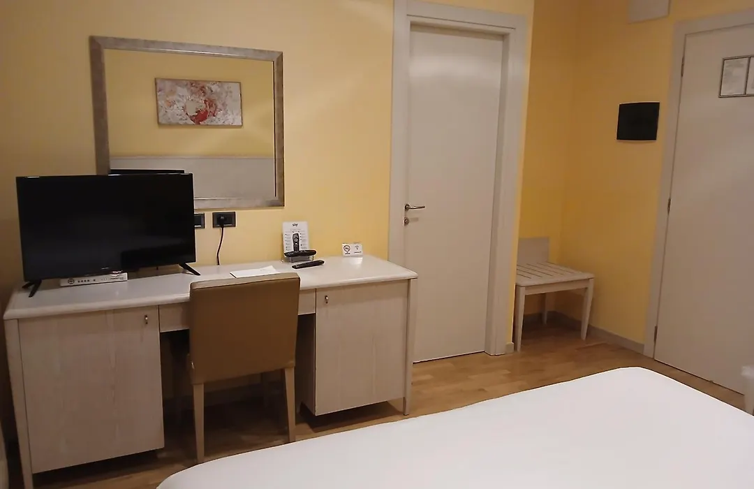 Hotel Chiaraluna-1