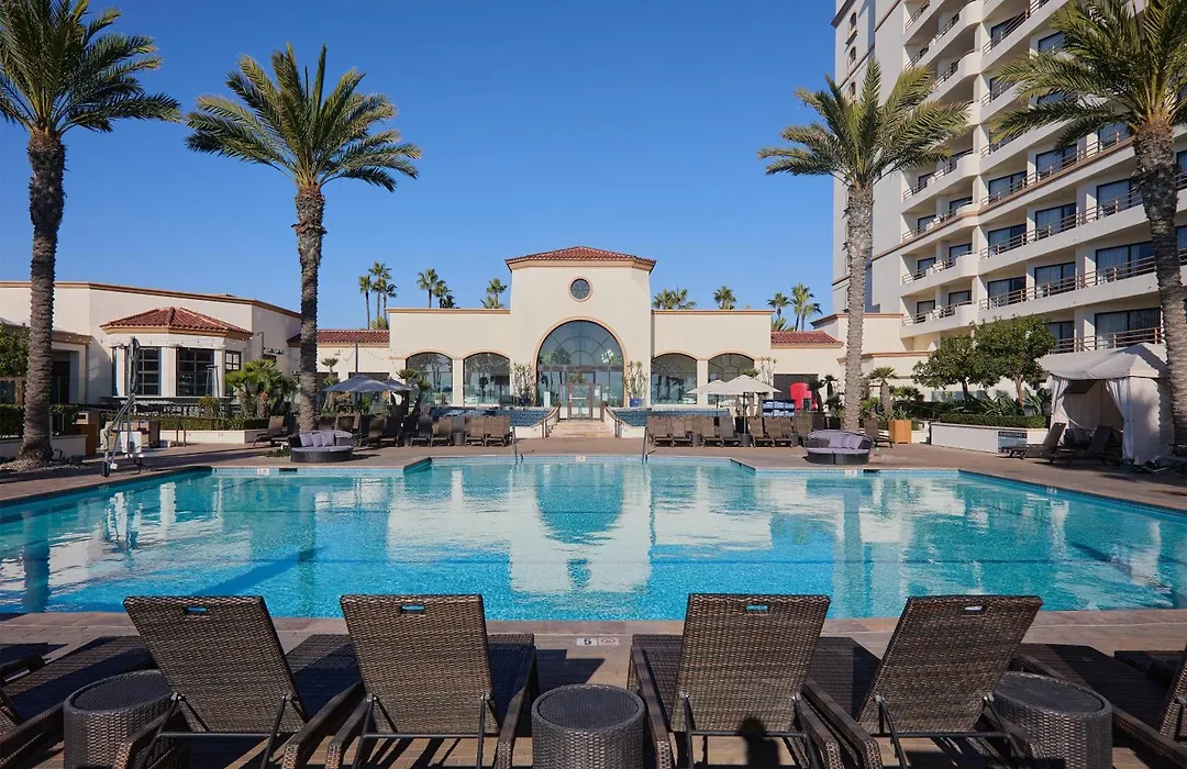 The Waterfront Beach Resort, A Hilton Hotel-1