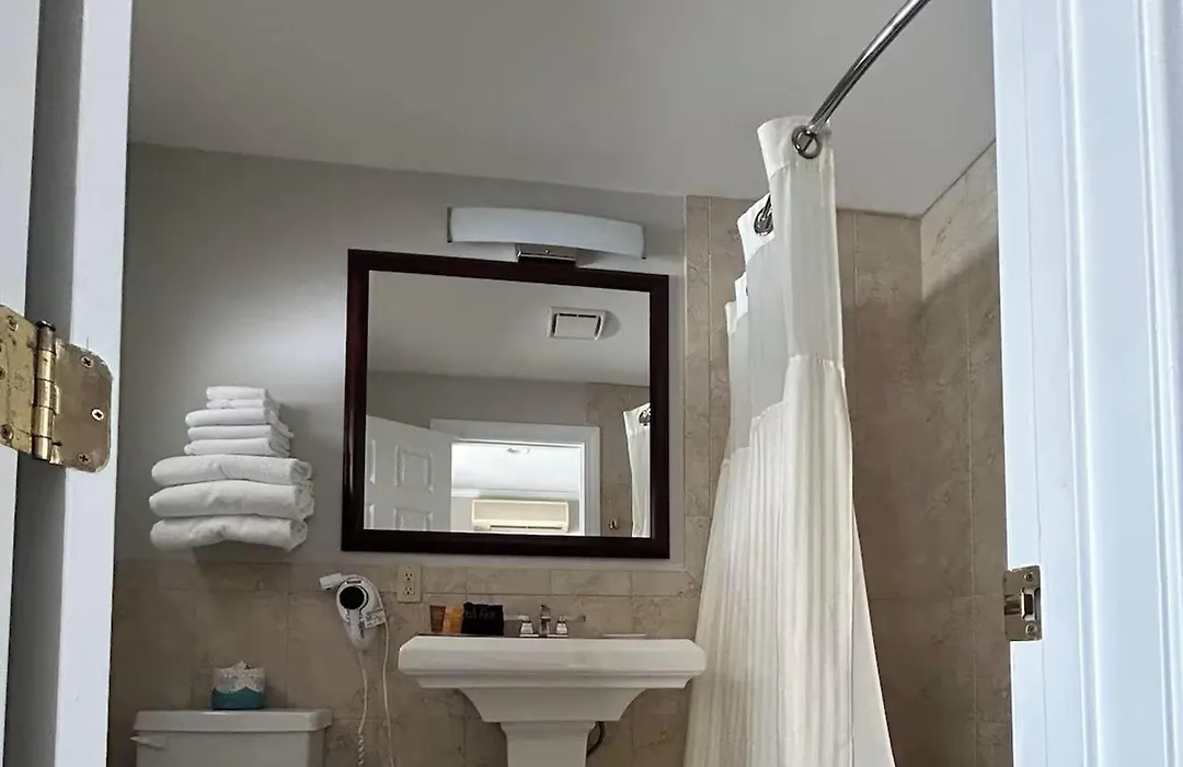 Golden Gables Inn Dazzler Select By Wyndham-1