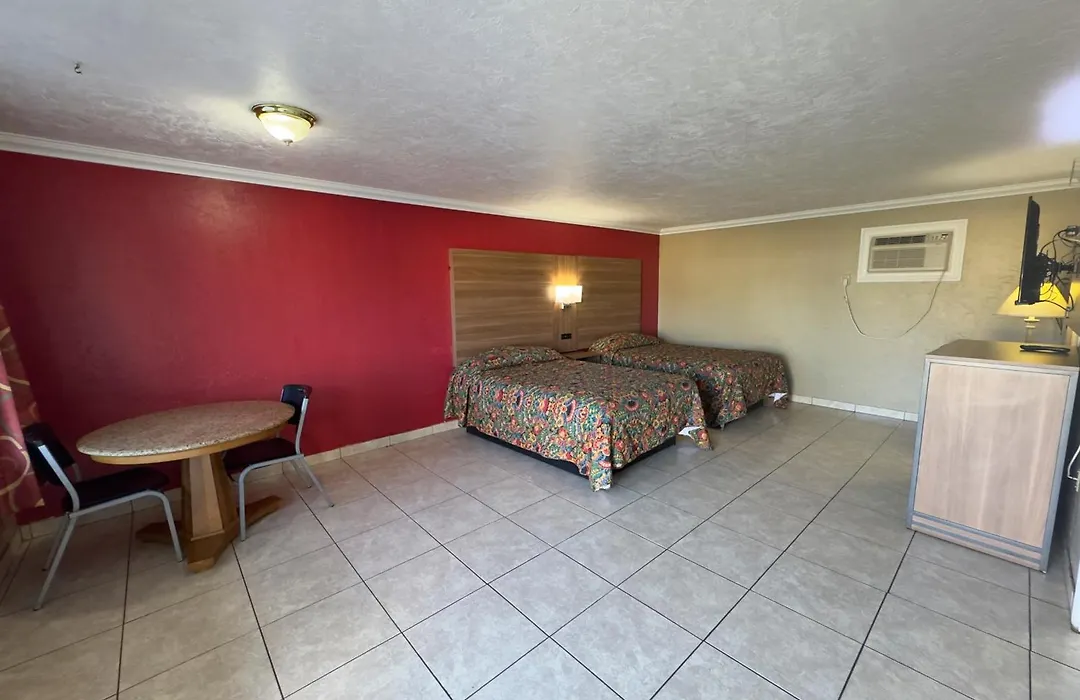 Economy Inn-1