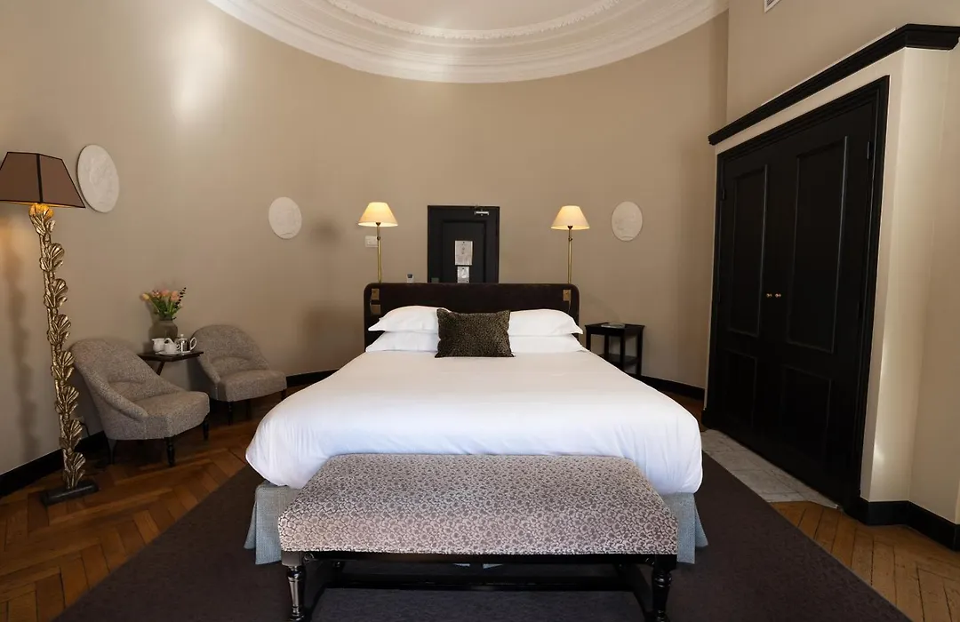 Le Cavendish-1
