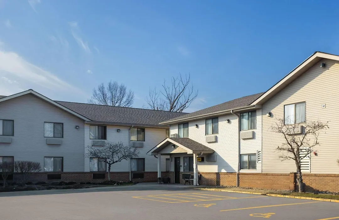 Super 8 By Wyndham Mentor/Cleveland Area-1