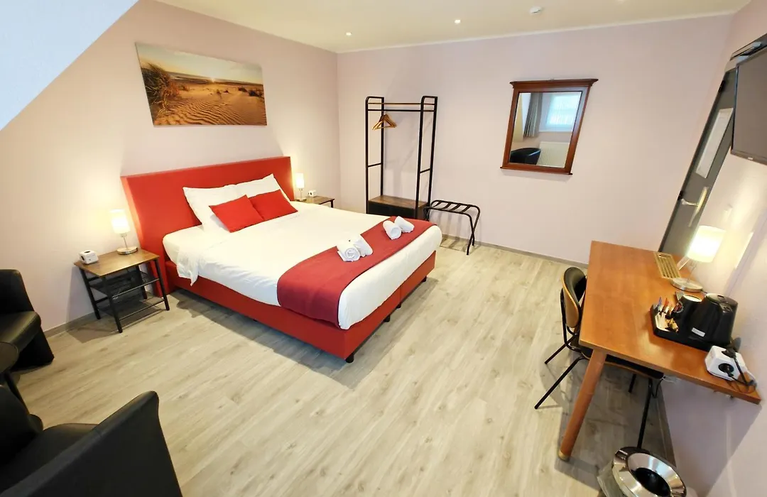 Hotel Cardiff-1