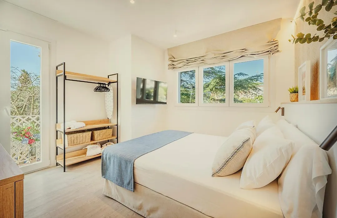 Beneste Nerja Hostal-1