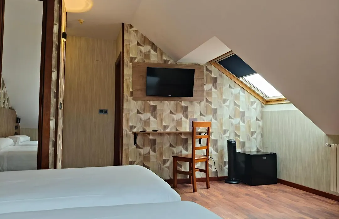 Hotel Puerto de Candás-1