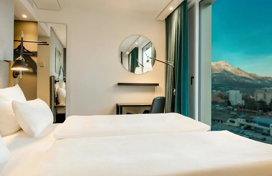 Motel One Innsbruck-1