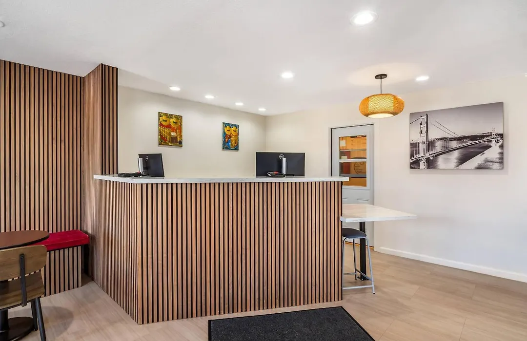 La Luna Inn, Ascend Hotel Collection-1