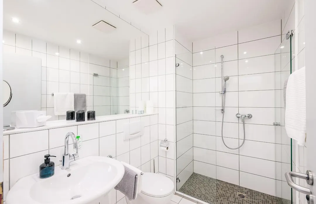 Inselhotel Rügen-1