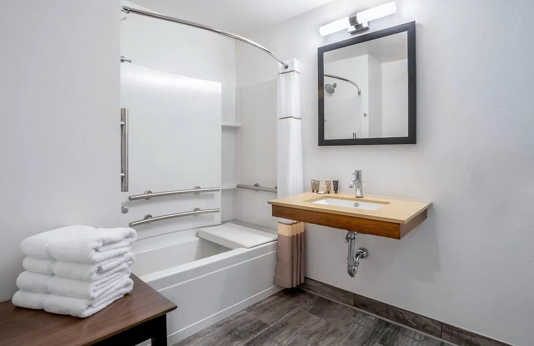 Riverview Inn & Suites, An Ascend Collection Hotel-1