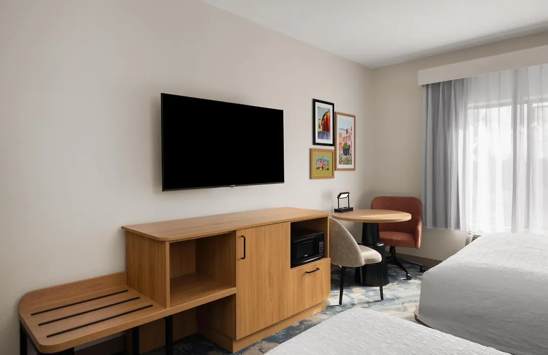 Hampton Inn & Suites Ontario-1