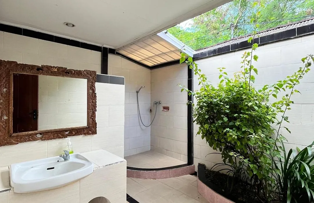 Mushroom Beach Bungalows-1