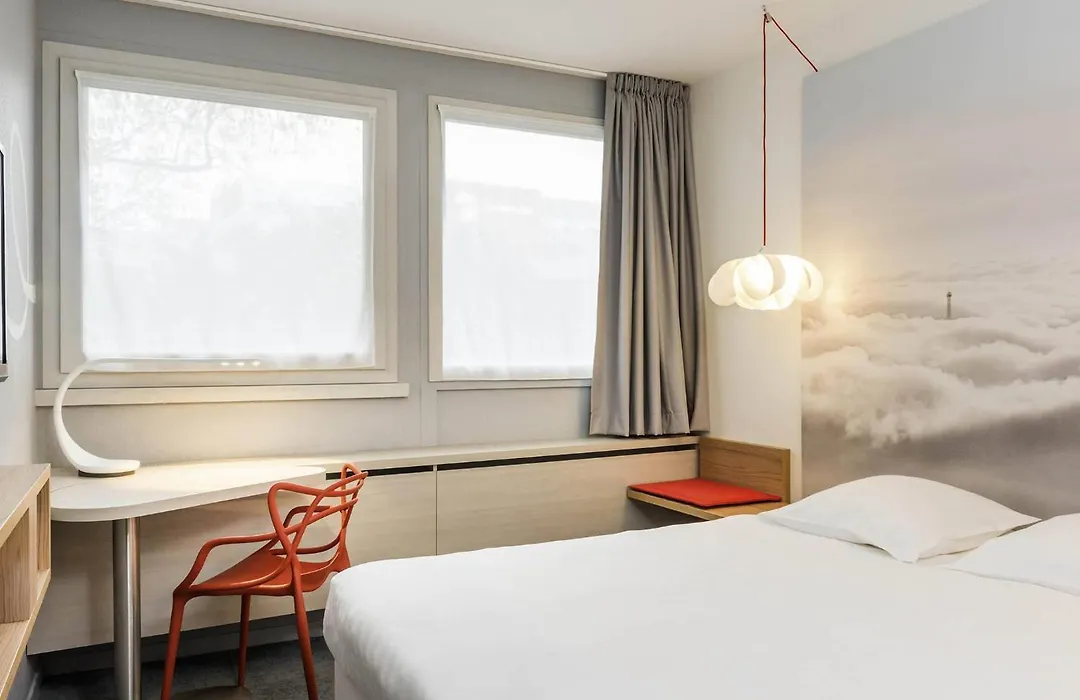 Ibis Styles Paris Velizy-1