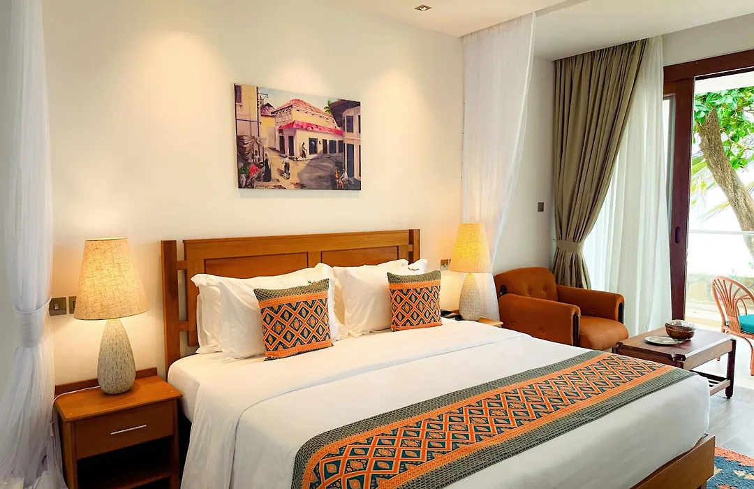 Travellers Beach Hotel-1
