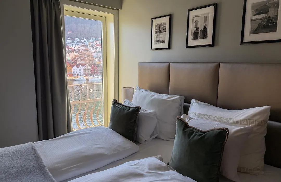 Clarion Hotel Admiral-1