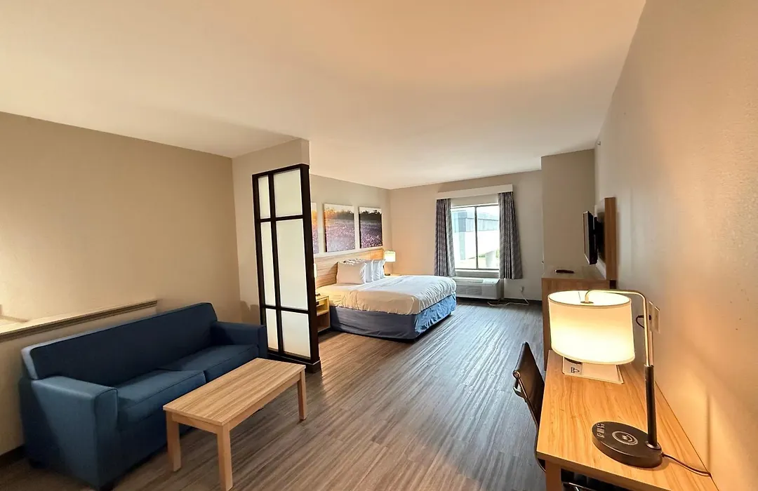 Days Inn & Suites By Wyndham Houston / West Energy Corridor-1