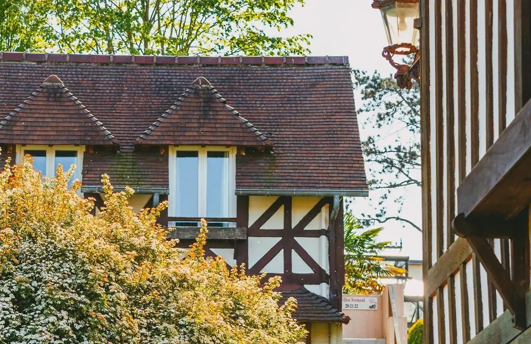 Hostellerie et SPA de la Vieille Ferme-1