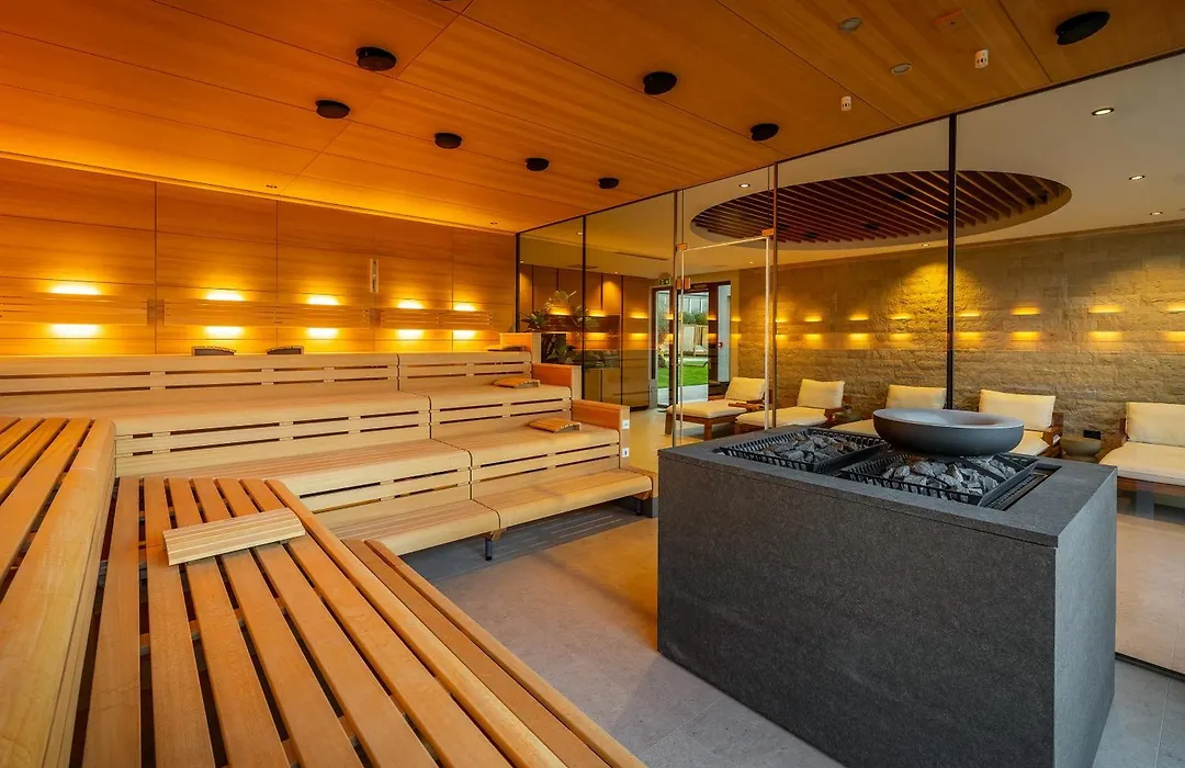 Spa&Wellness Hotel Pinia-1