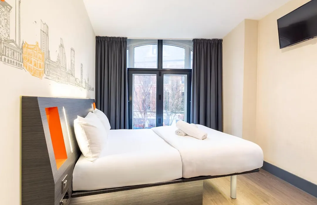 Easyhotel Birmingham-1