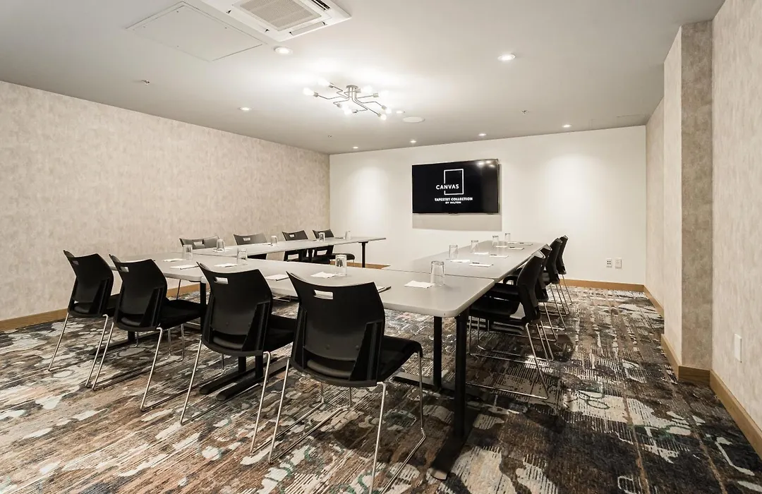 Canvas Moncton, Tapestry Collection By Hilton-1