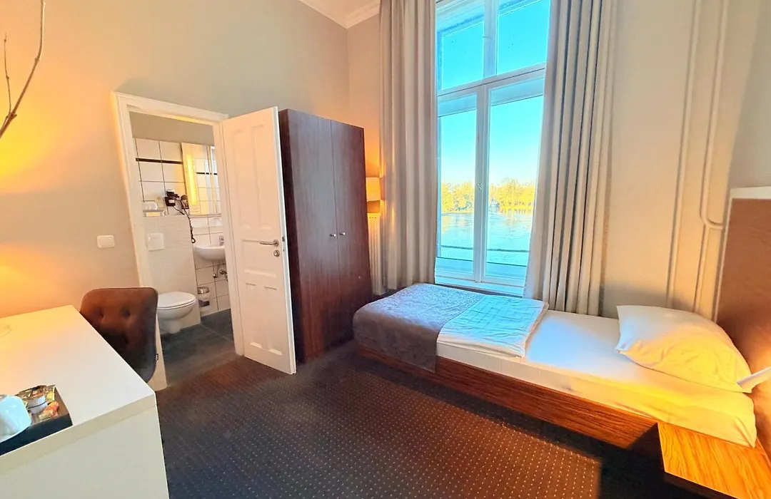 Hotel Excellent-1
