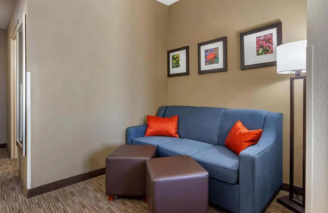 Comfort Suites Oshkosh West-1