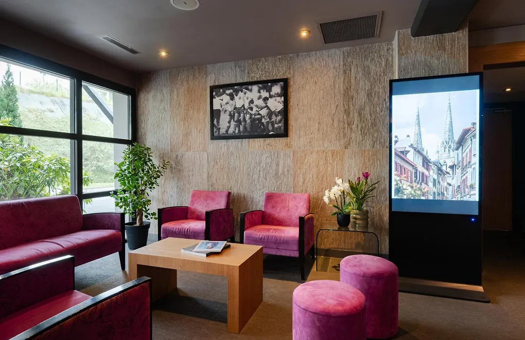 Hotel Loreak-1