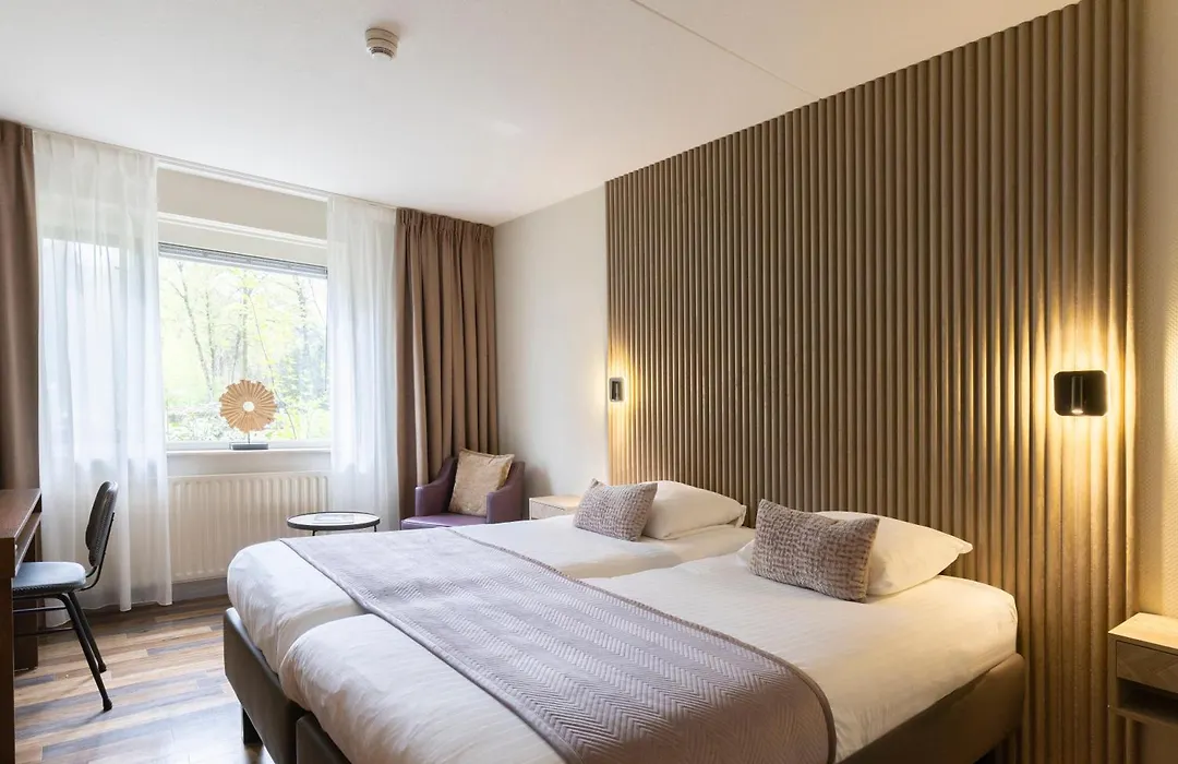 50|50 Hotel Belmont-1