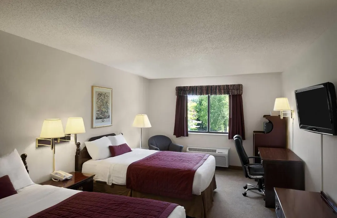Baymont By Wyndham Whitewater-1