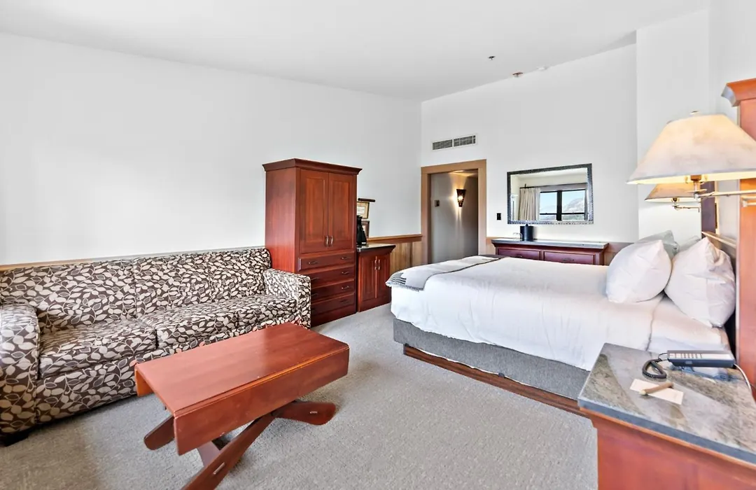 Sun Mountain Lodge-1