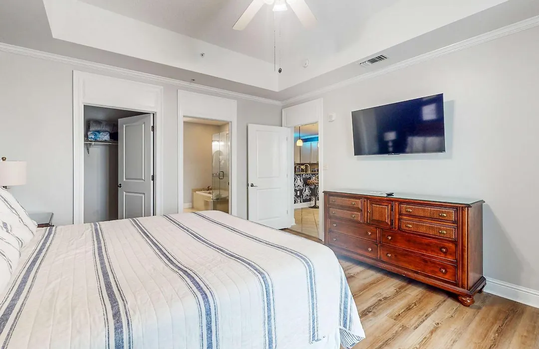 The Wharf 724-1