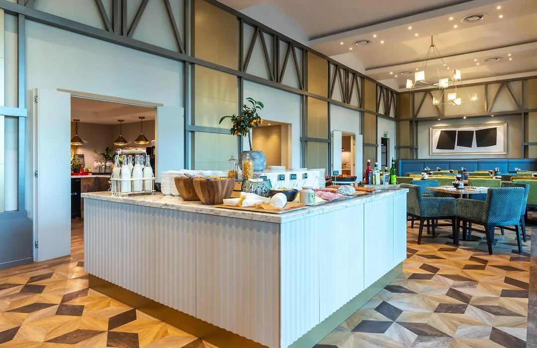 Park Inn By Radisson Antwerp City Centre-1