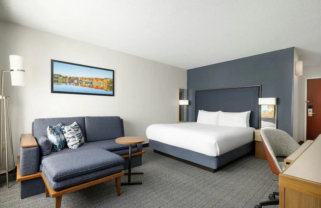 Courtyard By Marriott Concord-1