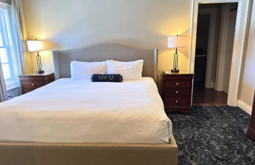 124 On Queen Hotel & Spa-1