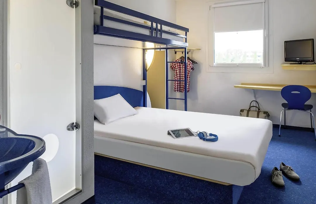 Ibis Budget Rochefort-1