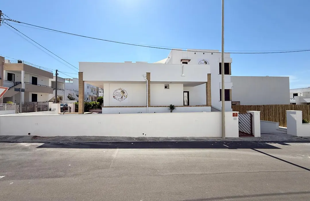 Donna Ginevra Rooms - A soli 300m dalla Spiaggia-1