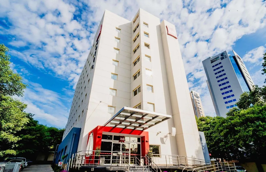 Ibis Asuncion-1
