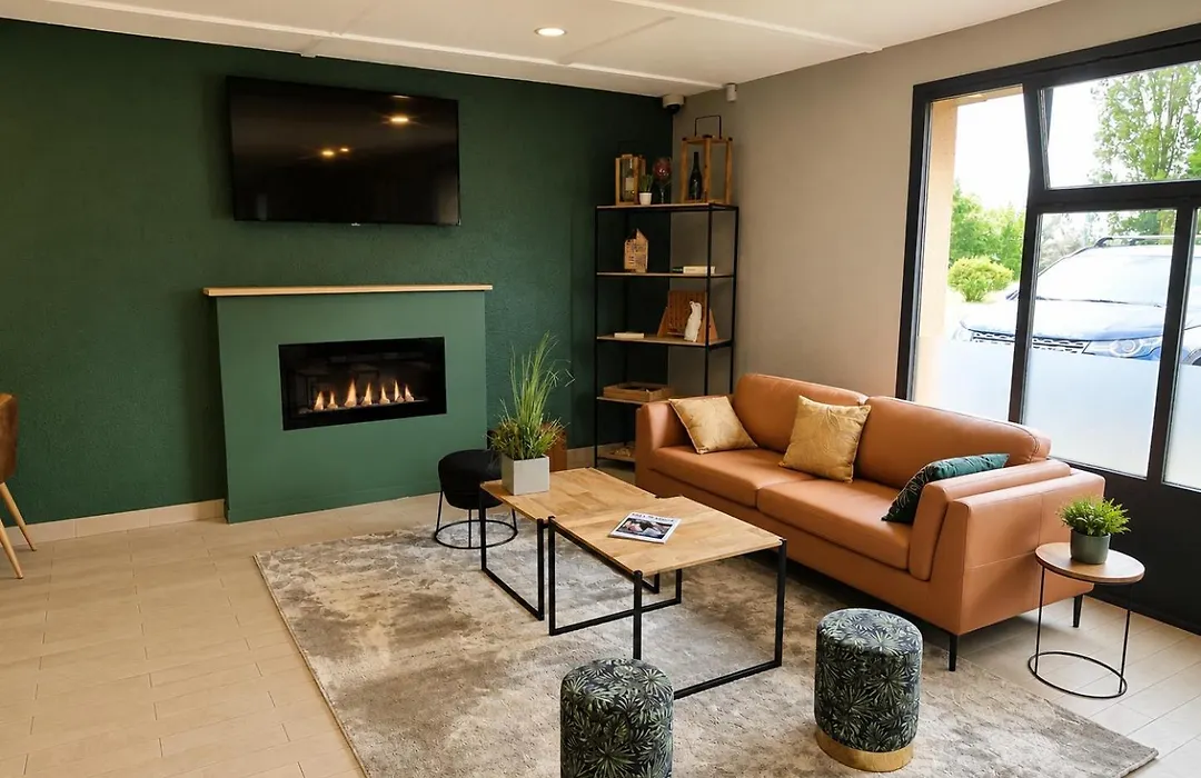 Kyriad Direct Le Bourget Gonesse-1
