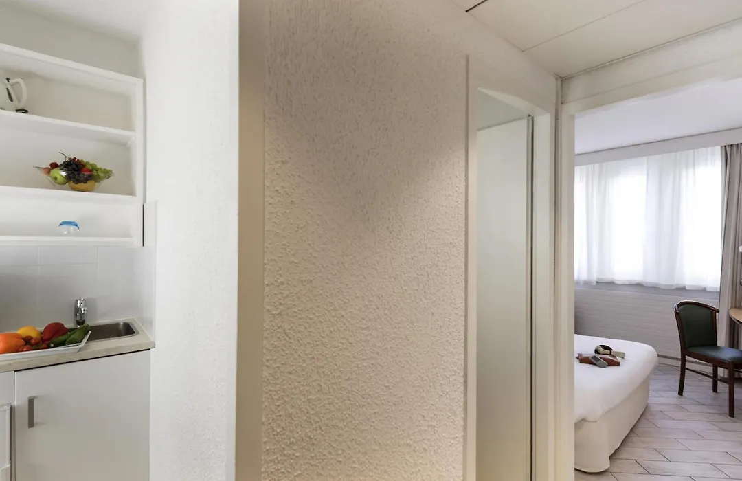 Residence Studio Geneve Centre-1