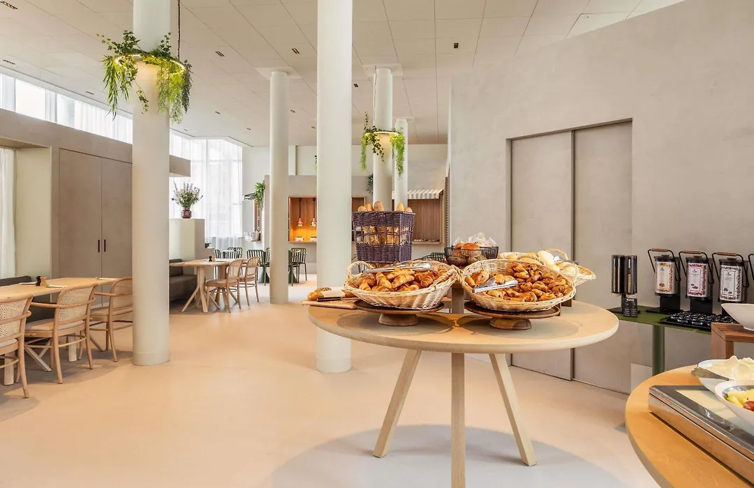 Ibis Styles Brugge Centrum-1