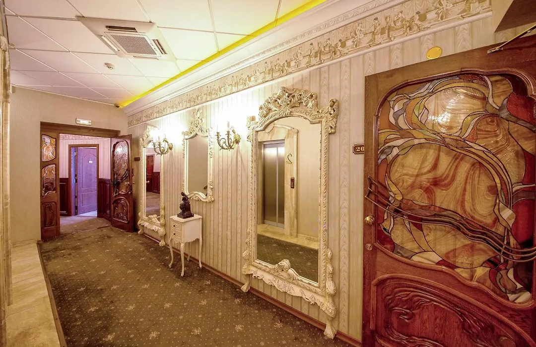 Grand Hotel London-1