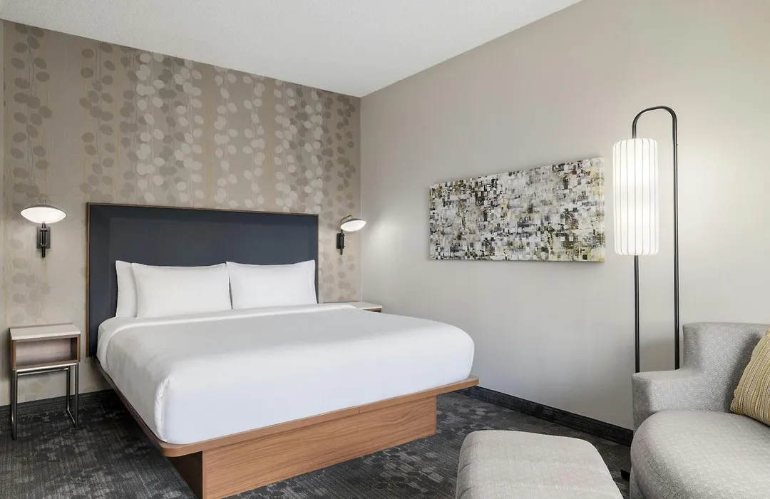 Courtyard By Marriott Dallas-Fort Worth/Bedford-1