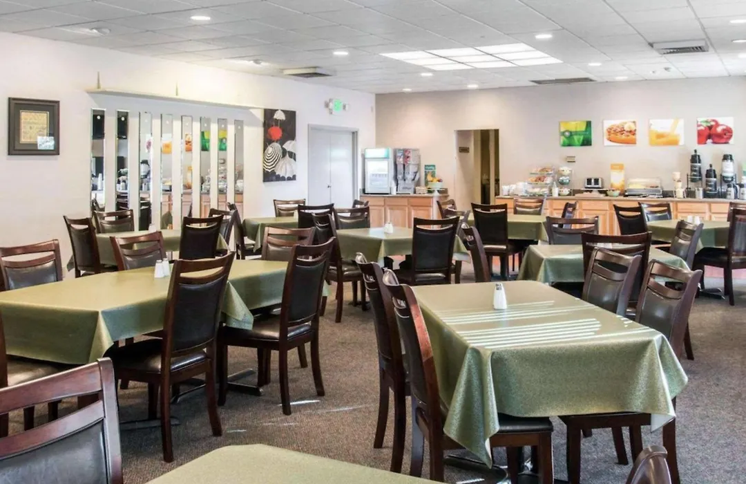 Quality Inn & Suites Escanaba North-1
