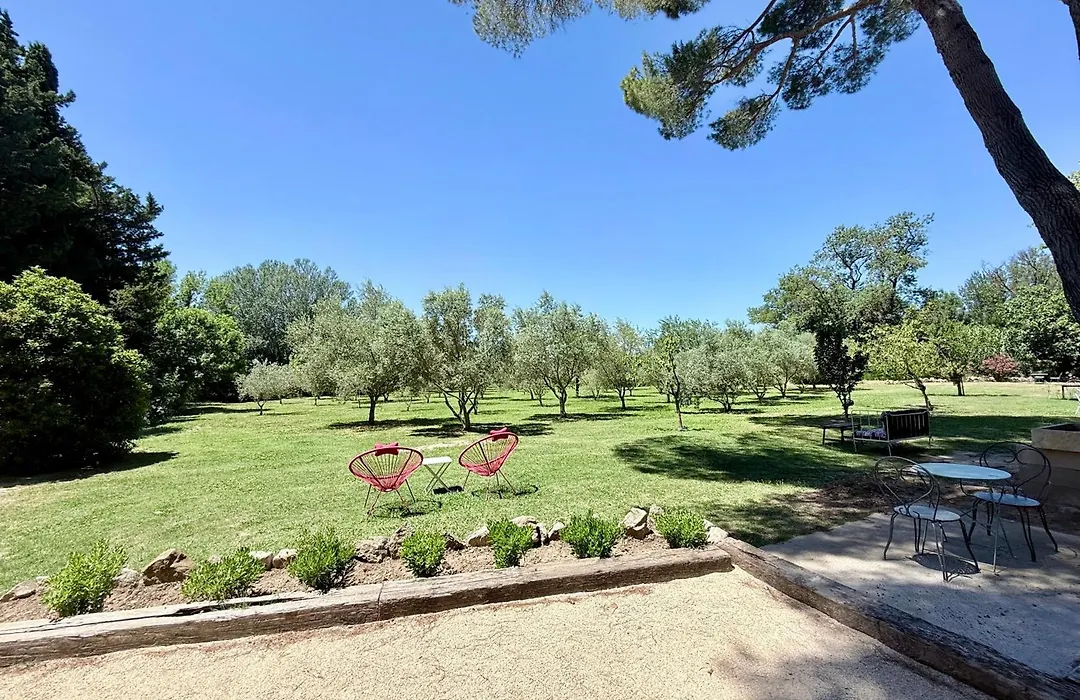 Domaine Au Coeur des Alpilles-1